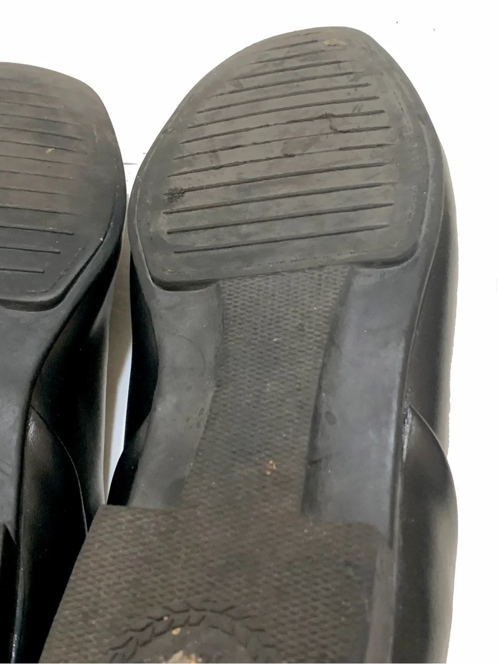 9.5 / L.B. Evans Men's Black Slip-On shoes